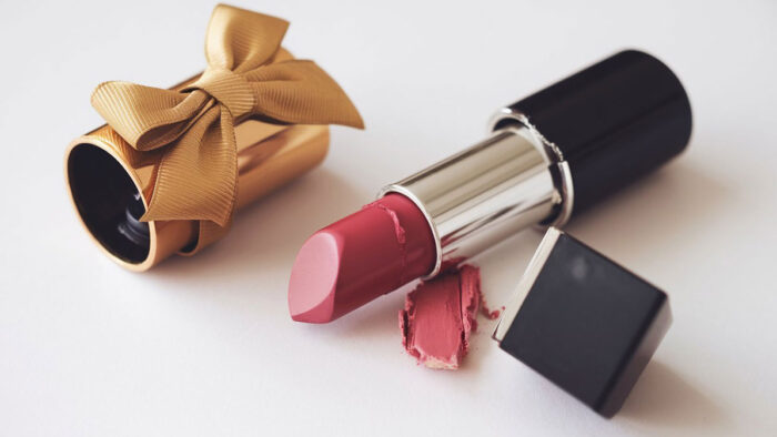 How to Fix Broken Lipstick at Home