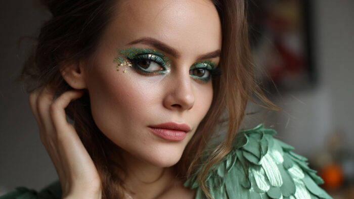 Green Makeup Looks: Vibrant & Stunning Shades