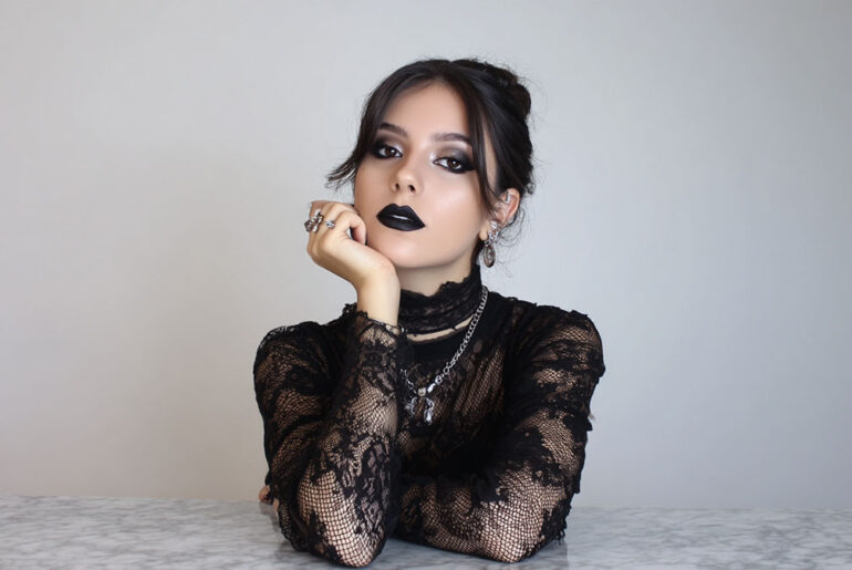 dark makeup looks