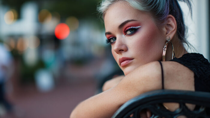 How to Apply White Eyeliner for a Bold Look