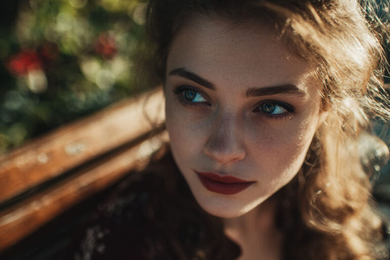 how to do eye makeup for small eyes