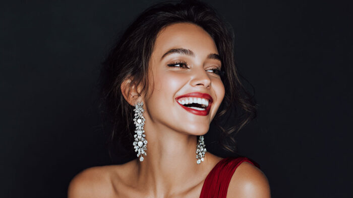 What Color Lipstick Makes Teeth Look Whiter?